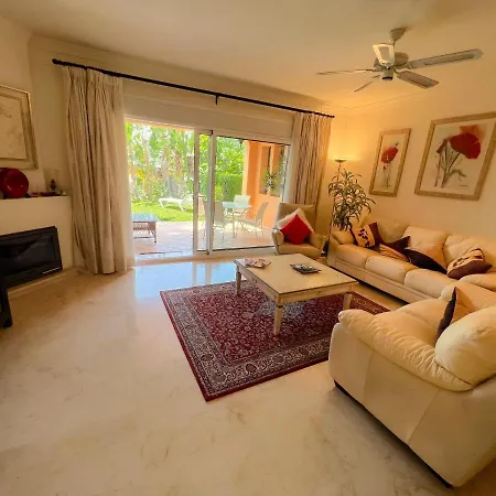 Paraiso Bellevue Townhouse *