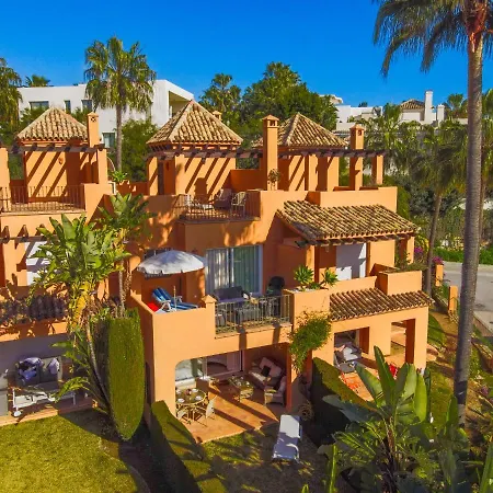 Paraiso Bellevue Townhouse Εστεπόνα