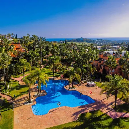 Paraiso Bellevue Townhouse Εστεπόνα